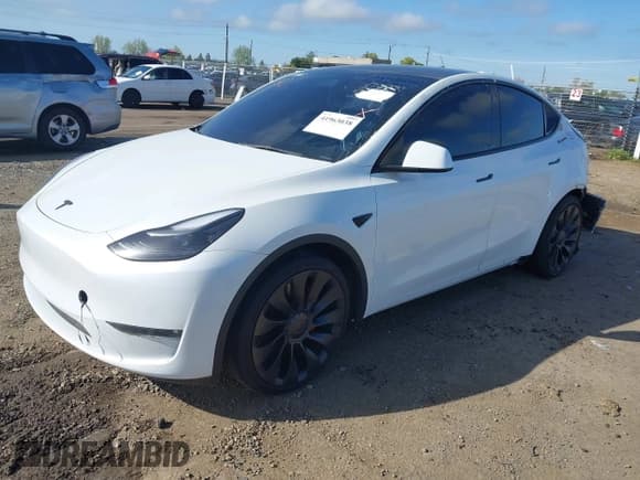 ✅ 2022 Tesla Model Y Performance • VIN: 7SAYGDEF5NF484634 • Lot: 41963038. Wystawiony na IAAI z przebiegiem 31 360 mil. Bezpłatny archiwum sprzedaży aukcyjnych z USA i szczegółowy raport historii pojazdu na DreamBid. Zdjęcie 2.