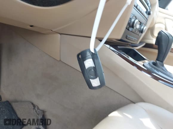 ✅ 2010 BMW 3 Series 328i xDrive • VIN: WBAPK5C52AA653581 • Lot: 42895829. Listed on IAAI with 157,553 mi. Free auction sales archive from the USA and detailed vehicle history report at DreamBid. Image 11.