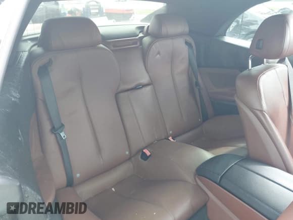 ✅ 2016 BMW 6 Series 640i • VIN: WBA6F1C5XGGT83112 • Lot: 43579177. Listed on IAAI with 73,578 mi. Free auction sales archive from the USA and detailed vehicle history report at DreamBid. Image 8.