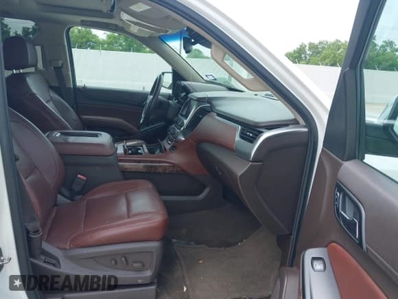 ✅ 2016 Chevrolet Suburban LTZ • VIN: 1GNSCJKC0GR431156 • Lot: 42845087. Wystawiony na IAAI z przebiegiem 162 748 mil. Bezpłatny archiwum sprzedaży aukcyjnych z USA i szczegółowy raport historii pojazdu na DreamBid. Zdjęcie 5.