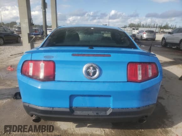✅ 2011 Ford Mustang V6 • VIN: 1ZVBP8AM4B5143556 • Lot: 89688855. Listed on Copart with 187,570 mi. Free auction sales archive from the USA and detailed vehicle history report at DreamBid. Image 6.