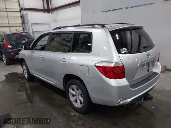 ✅ 2010 Toyota Highlander • VIN: 5TDBK3EH1AS018797 • Лот: 43653551. Опубликован ранее на IAAI с пробегом 222 338 миль. Бесплатный доступ к архиву аукционных продаж из США и подробный отчёт об истории автомобиля на DreamBid. Изображение 3.