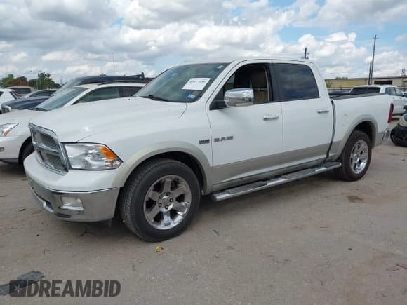 ✅ 2010 Dodge 1500 SLT • VIN: 1D7RV1CTXAS254072 • Lot: 43477450. Wystawiony na IAAI z przebiegiem 186 576 mil. Bezpłatny archiwum sprzedaży aukcyjnych z USA i szczegółowy raport historii pojazdu na DreamBid. Zdjęcie 2.