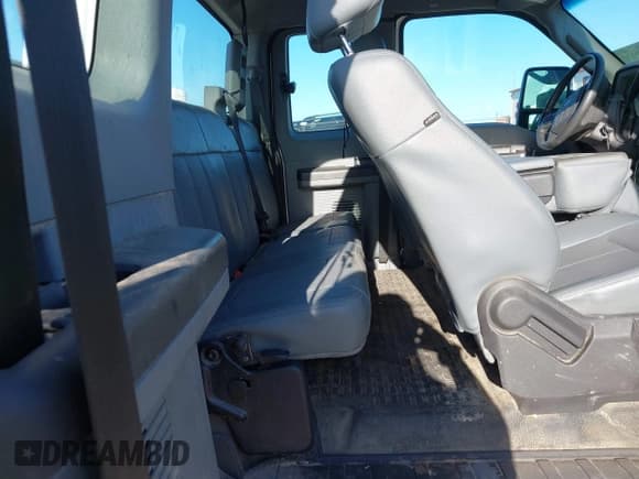 ✅ 2014 Ford F-250 • VIN: 1FD7X2BT1EEA74742 • Lot: 41937930. Listed on IAAI with 268,877 mi. Free auction sales archive from the USA and detailed vehicle history report at DreamBid. Image 8.