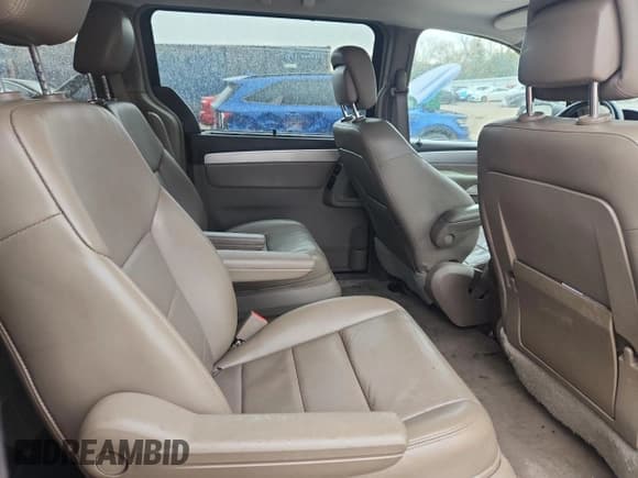 ✅ 2011 Volkswagen Routan SEL • VIN: 2V4RW5DG5BR804996 • Лот: 86267345. Опубликован ранее на Copart с пробегом 99 644 миль. Бесплатный доступ к архиву аукционных продаж из США и подробный отчёт об истории автомобиля на DreamBid. Изображение 11.