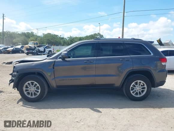 2020 Jeep Grand Cherokee Altitude z VIN 1C4RJEAG1LC245566, wystawiony jako IAAI lot #42699269 z przebiegiem 130 271 mil mil oraz . Historia ofert i sprzedaży dostępna na DreamBid. Obrazek 15.