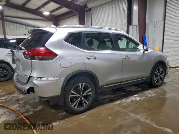 ✅ 2017 Nissan Rogue SV • VIN: 5N1AT2MV3HC881117 • Lot: 94821455. Listed on Copart with 108,697 mi. Free auction sales archive from the USA and detailed vehicle history report at DreamBid. Image 3.