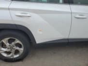 ✅ 2022 Hyundai Tucson SE • VIN: 5NMJA3AE8NH006908 • Lot: 74599074. Wystawiony na Copart z przebiegiem Nie podano. Bezpłatny archiwum sprzedaży aukcyjnych z USA i szczegółowy raport historii pojazdu na DreamBid. Zdjęcie 13.