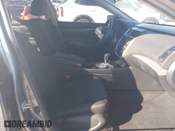 ✅ 2017 Nissan Altima SR • VIN: 1N4AL3AP0HC277837 • Lot: 43711399. Listed on IAAI with 167,000 mi. Free auction sales archive from the USA and detailed vehicle history report at DreamBid. Image 5.