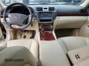 ✅ 2012 Lexus LS 460 • VIN: JTHBL5EF4C5108718 • Лот: 60070225. Опубликован ранее на Copart с пробегом 27 452 миль. Бесплатный доступ к архиву аукционных продаж из США и подробный отчёт об истории автомобиля на DreamBid. Изображение 8.