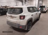 ✅ 2017 Jeep Renegade Sport • VIN: ZACCJBAB4HPF61779 • Lot: 43612486. Wystawiony na IAAI z przebiegiem 82 665 mil. Bezpłatny archiwum sprzedaży aukcyjnych z USA i szczegółowy raport historii pojazdu na DreamBid. Zdjęcie 4.