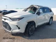 ✅ 2024 Toyota Highlander XLE • VIN: 5TDAAAB57RS011703 • Lot: 43160892. Listed on IAAI with Not provided. Free auction sales archive from the USA and detailed vehicle history report at DreamBid. Image 2.