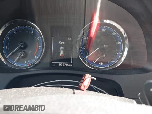 ✅ 2019 Toyota Corolla LE • VIN: 2T1BURHE4KC224785 • Lot: 43411042. Wystawiony na IAAI z przebiegiem 95 670 mil. Bezpłatny archiwum sprzedaży aukcyjnych z USA i szczegółowy raport historii pojazdu na DreamBid. Zdjęcie 7.