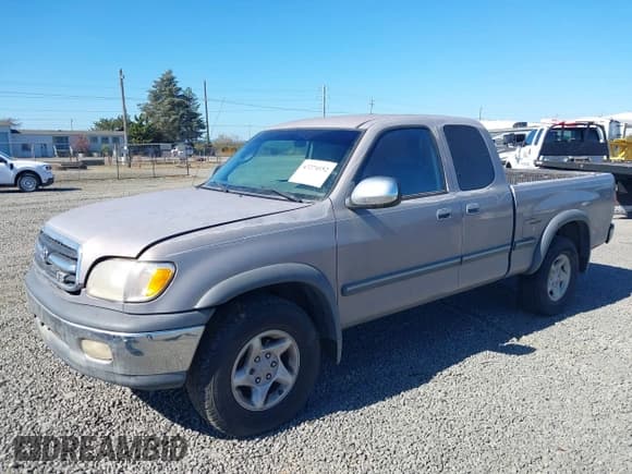 ✅ 2000 Toyota Tundra SR5 • VIN: 5TBRT341XYS034788 • Lot: 43274152. Listed on IAAI with 216,420 mi. Free auction sales archive from the USA and detailed vehicle history report at DreamBid. Image 2.