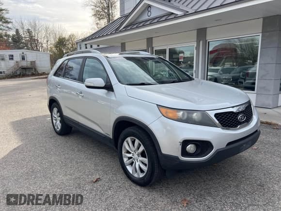 ✅ 2011 Kia Sorento EX • VIN: 5XYKUDA24BG001539 • Лот: 43660773. Опубликован ранее на IAAI с пробегом 201 161 миль. Бесплатный доступ к архиву аукционных продаж из США и подробный отчёт об истории автомобиля на DreamBid. Изображение 1.