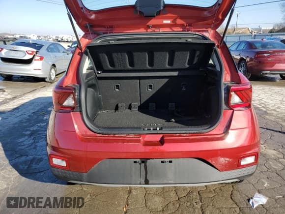 ✅ 2023 Hyundai Venue SEL • VIN: KMHRC8A38PU273627 • Lot: 88896845. Listed on Copart with 10,462 mi. Free auction sales archive from the USA and detailed vehicle history report at DreamBid. Image 6.