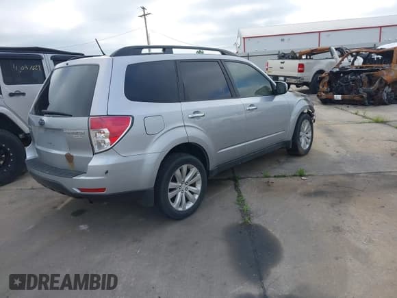 ✅ 2013 Subaru Forester X Premium • VIN: JF2SHADC4DH444650 • Лот: 42353627. Опубликован ранее на IAAI с пробегом 155 220 миль. Бесплатный доступ к архиву аукционных продаж из США и подробный отчёт об истории автомобиля на DreamBid. Изображение 4.