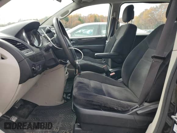 2014 Dodge Grand Caravan SE with VIN 2C4RDGBG0ER453028, listed as a Copart auction lot 90515885 with 179,467 mi miles and Clean title. Bid and sale history available at DreamBid. Image 7.