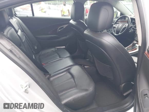 ✅ 2012 Buick LaCrosse Leather • VIN: 1G4GC5E31CF198266 • Lot: 43149749. Wystawiony na IAAI z przebiegiem 179 382 mil. Bezpłatny archiwum sprzedaży aukcyjnych z USA i szczegółowy raport historii pojazdu na DreamBid. Zdjęcie 8.