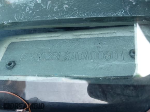 ✅ 2010 Ford Econoline Passenger XL • VIN: 1FBSS3BLXADA00601 • Лот: 42957799. Опубликован ранее на IAAI с пробегом 130 379 миль. Бесплатный доступ к архиву аукционных продаж из США и подробный отчёт об истории автомобиля на DreamBid. Изображение 18.