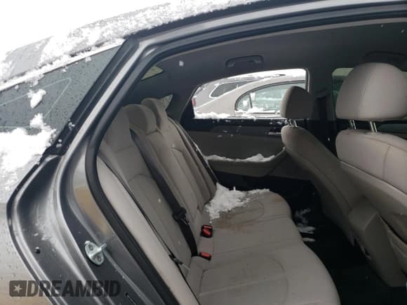 ✅ 2018 Hyundai Sonata SE • VIN: 5NPE24AF4JH619621 • Lot: 38328313. Listed on Copart with 90,952 mi. Free auction sales archive from the USA and detailed vehicle history report at DreamBid. Image 10.