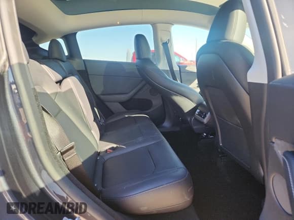 ✅ 2024 Tesla Model Y Long Range • VIN: 7SAYGDEE5RA301100 • Lot: 82557995. Listed on Copart with 22,288 mi. Free auction sales archive from the USA and detailed vehicle history report at DreamBid. Image 10.