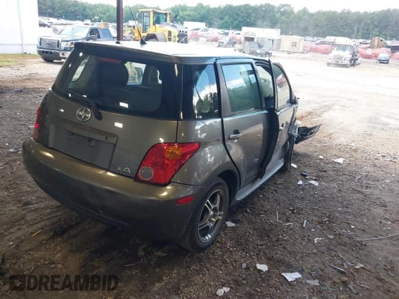 ✅ 2004 Scion xA • VIN: JTKKT624940067472 • Lot: 42727807. Wystawiony na IAAI z przebiegiem 102 987 mil. Bezpłatny archiwum sprzedaży aukcyjnych z USA i szczegółowy raport historii pojazdu na DreamBid. Zdjęcie 4.