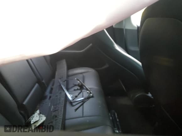 ✅ 2022 Tesla Model Y Long Range • VIN: 7SAYGDEE5NA012941 • Lot: 86692815. Wystawiony na Copart z przebiegiem Nie podano. Bezpłatny archiwum sprzedaży aukcyjnych z USA i szczegółowy raport historii pojazdu na DreamBid. Zdjęcie 10.