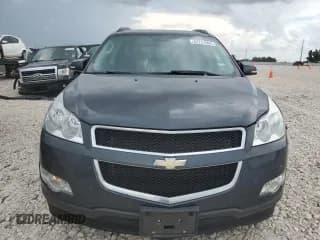 ✅ 2010 Chevrolet Traverse 1LT • VIN: 1GNLRFED4AS111679 • Lot: 62737694. Wystawiony na Copart z przebiegiem 77 157 mil. Bezpłatny archiwum sprzedaży aukcyjnych z USA i szczegółowy raport historii pojazdu na DreamBid. Zdjęcie 5.