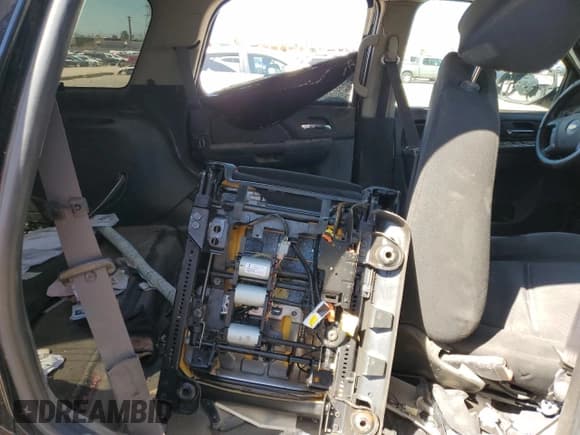 ✅ 2011 Chevrolet Tahoe Commercial • VIN: 1GNLC2E02BR224627 • Lot: 50222855. Listed on Copart with 167,553 mi. Free auction sales archive from the USA and detailed vehicle history report at DreamBid. Image 10.