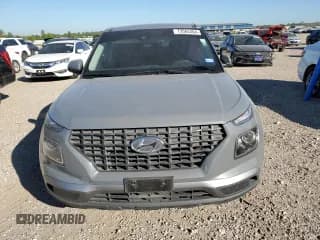 ✅ 2022 Hyundai Venue SE • VIN: KMHRB8A32NU202892 • Lot: 73565364. Wystawiony na Copart z przebiegiem 91 928 mil. Bezpłatny archiwum sprzedaży aukcyjnych z USA i szczegółowy raport historii pojazdu na DreamBid. Zdjęcie 5.