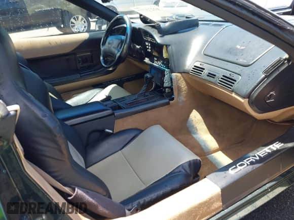 ✅ 1994 Chevrolet Corvette • VIN: 1G1YY32PXR5104737 • Lot: 42273777. Wystawiony na IAAI z przebiegiem 167 399 mil. Bezpłatny archiwum sprzedaży aukcyjnych z USA i szczegółowy raport historii pojazdu na DreamBid. Zdjęcie 5.