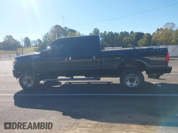 ✅ 2014 Ford F-250 XL • VIN: 1FT7W2B60EEA97155 • Lot: 43595294. Wystawiony na IAAI z przebiegiem 272 245 mil. Bezpłatny archiwum sprzedaży aukcyjnych z USA i szczegółowy raport historii pojazdu na DreamBid. Zdjęcie 14.