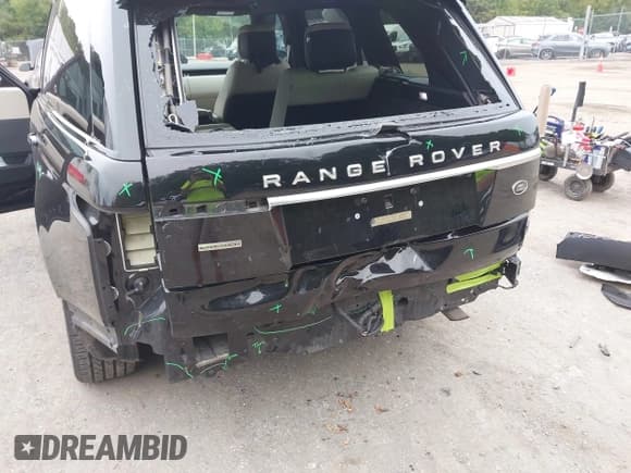 ✅ 2019 Land Rover Range Rover • VIN: SALGS2RE6KA562378 • Lot: 43338761. Listed on IAAI with 40,815 mi. Free auction sales archive from the USA and detailed vehicle history report at DreamBid. Image 6.