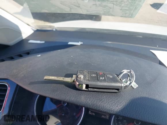 ✅ 2019 Volkswagen Golf S • VIN: 3VWG57AU8KM018351 • Lot: 41748156. Listed on IAAI with 94,276 mi. Free auction sales archive from the USA and detailed vehicle history report at DreamBid. Image 11.