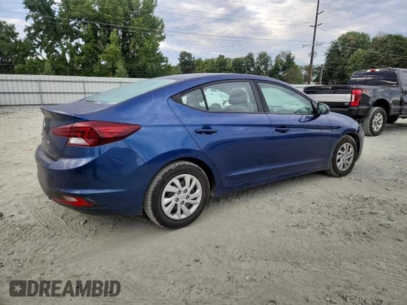 ✅ 2019 Hyundai Elantra SE • VIN: 5NPD74LF0KH453318 • Lot: 70496785. Listed on Copart with 81,296 mi. Free auction sales archive from the USA and detailed vehicle history report at DreamBid. Image 3.