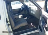 ✅ 2000 Ford Ranger XL • VIN: 1FTYR14V7YTA98412 • Lot: 43708046. Wystawiony na IAAI z przebiegiem 194 949 mil. Bezpłatny archiwum sprzedaży aukcyjnych z USA i szczegółowy raport historii pojazdu na DreamBid. Zdjęcie 5.