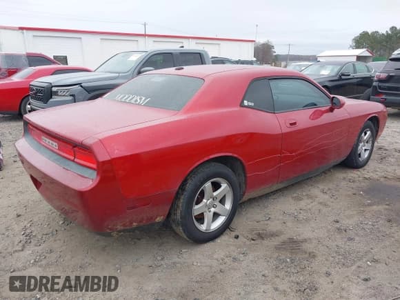 ✅ 2010 Dodge Challenger SE • VIN: 2B3CJ4DV5AH141118 • Lot: 41761967. Wystawiony na IAAI z przebiegiem 121 798 mil. Bezpłatny archiwum sprzedaży aukcyjnych z USA i szczegółowy raport historii pojazdu na DreamBid. Zdjęcie 4.