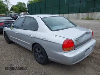 ✅ 2001 Hyundai Sonata • VIN: KMHWF25S21A379802 • Lot: 42365177. Wystawiony na IAAI z przebiegiem 57 890 mil. Bezpłatny archiwum sprzedaży aukcyjnych z USA i szczegółowy raport historii pojazdu na DreamBid. Zdjęcie 3.