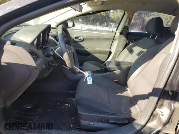 2012 Chevrolet Malibu 1LT z VIN 1G1ZC5EU0CF111567, wystawiony jako Copart lot #71731725 z przebiegiem 217 784 mil mil oraz Nie do naprawy • Non repairable. Historia ofert i sprzedaży dostępna na DreamBid. Obrazek 7.