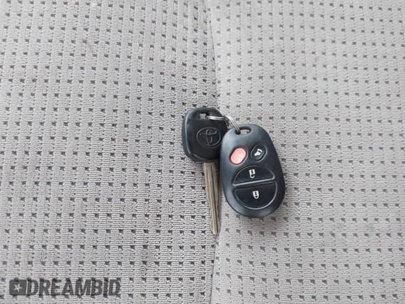 ✅ 2006 Toyota Sienna CE • VIN: 5TDZA23CX6S550592 • Lot: 43425786. Listed on IAAI with 312,316 mi. Free auction sales archive from the USA and detailed vehicle history report at DreamBid. Image 11.