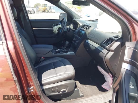 ✅ 2018 Ford Explorer XLT • VIN: 1FM5K7D83JGC84835 • Lot: 41954893. Wystawiony na IAAI z przebiegiem 47 821 mil. Bezpłatny archiwum sprzedaży aukcyjnych z USA i szczegółowy raport historii pojazdu na DreamBid. Zdjęcie 5.