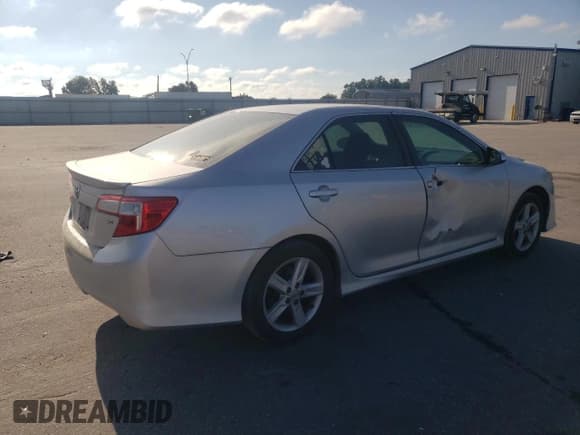 ✅ 2013 Toyota Camry L • VIN: 4T1BF1FK4DU209709 • Lot: 81218475. Listed on Copart with 270,424 mi. Free auction sales archive from the USA and detailed vehicle history report at DreamBid. Image 3.