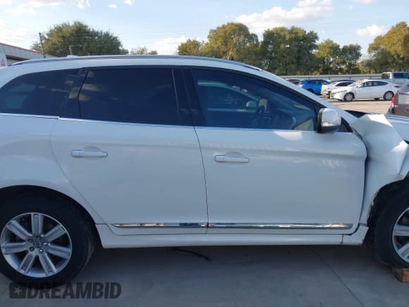 ✅ 2017 Volvo XC60 Inscription • VIN: YV440MDU6H2023396 • Lot: 43425784. Wystawiony na IAAI z przebiegiem 82 759 mil. Bezpłatny archiwum sprzedaży aukcyjnych z USA i szczegółowy raport historii pojazdu na DreamBid. Zdjęcie 13.