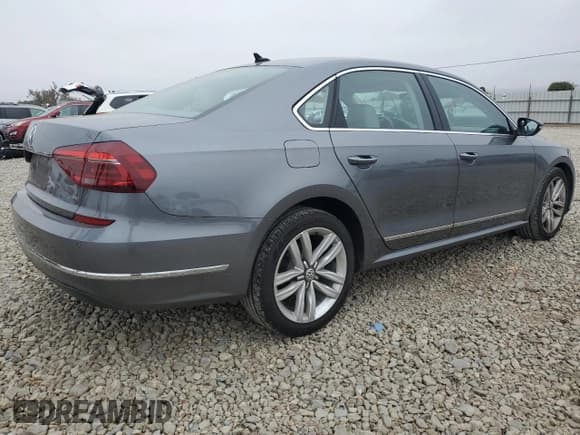 ✅ 2017 Volkswagen Passat SE • VIN: 1VWGT7A38HC003923 • Lot: 90938205. Listed on Copart with 69,753 mi. Free auction sales archive from the USA and detailed vehicle history report at DreamBid. Image 3.