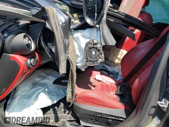 ✅ 2019 Alfa Romeo Giulia Ti • VIN: ZARFANBN9K7609438 • Лот: 69194675. Опубликован ранее на Copart с пробегом Не указан. Бесплатный доступ к архиву аукционных продаж из США и подробный отчёт об истории автомобиля на DreamBid. Изображение 7.