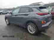 2021 Hyundai Kona SEL z VIN KM8K2CAA6MU741999, wystawiony jako Copart lot #62688565 z przebiegiem 26 536 mil mil oraz Szkoda całkowita • Salvage title. Historia ofert i sprzedaży dostępna na DreamBid. Obrazek 2.