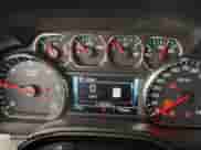 2019 Chevrolet Suburban LT z VIN 1GNSCHKC1KR209775, wystawiony jako Copart lot #80247215 z przebiegiem 113 434 mil mil oraz Nie do naprawy • Non repairable. Historia ofert i sprzedaży dostępna na DreamBid. Obrazek 9.