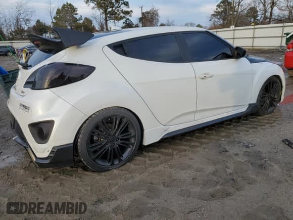 ✅ 2016 Hyundai Veloster Turbo • VIN: KMHTC6AE7GU248732 • Lot: 44378865. Wystawiony na Copart z przebiegiem 121 287 mil. Bezpłatny archiwum sprzedaży aukcyjnych z USA i szczegółowy raport historii pojazdu na DreamBid. Zdjęcie 3.