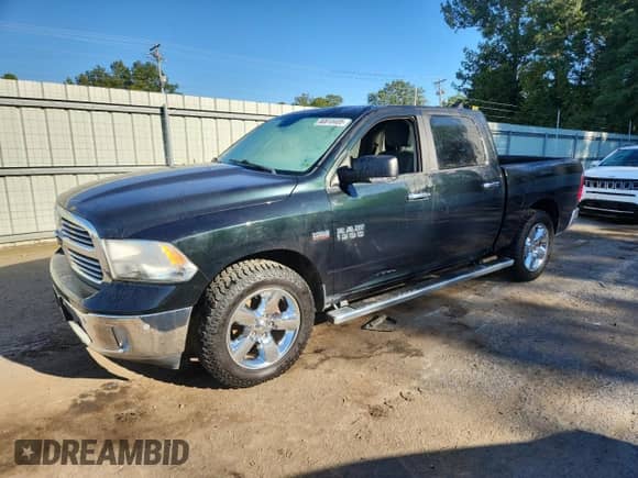 2015 Ram 1500 Outdoorsman с VIN 1C6RR6LT0FS522573, выставлен на аукционе Copart как лот 90810405 с пробегом 100 610 миль миль и Списание • Salvage title. История ставок и продаж доступна на DreamBid. Изображение 1.